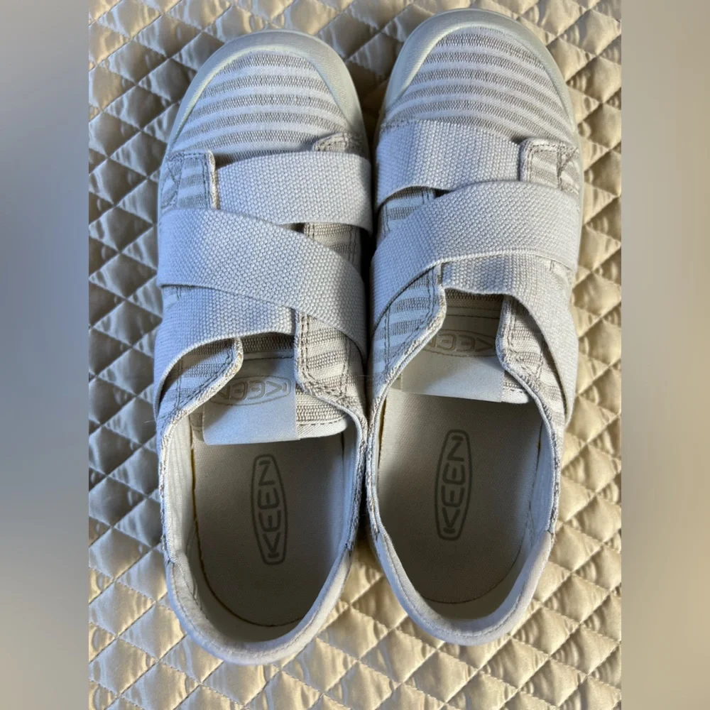 Keen Womens Slip-On Sneakers in Light Gray and White Stripes